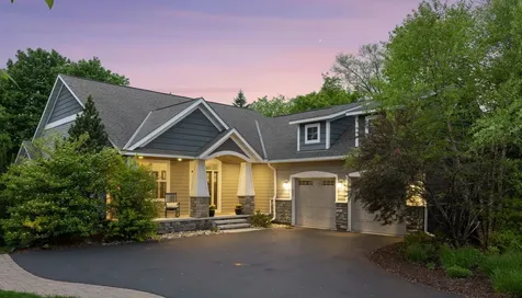 14 Beebe Avenue Mendota Heights MN 55118
