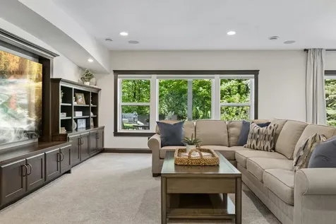 14 Beebe Avenue Mendota Heights MN 55118