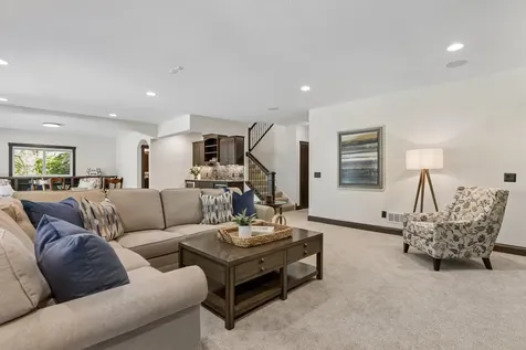 14 Beebe Avenue Mendota Heights MN 55118