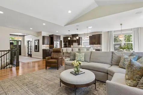 14 Beebe Avenue Mendota Heights MN 55118