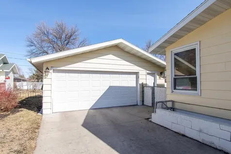 1406 24th Avenue S Moorhead MN 56560