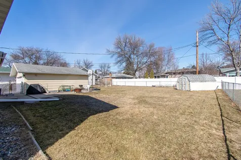 1406 24th Avenue S Moorhead MN 56560