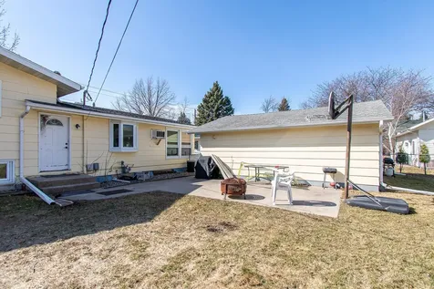 1406 24th Avenue S Moorhead MN 56560