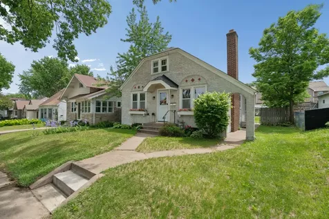 950 Hawthorne Avenue E Saint Paul MN 55106