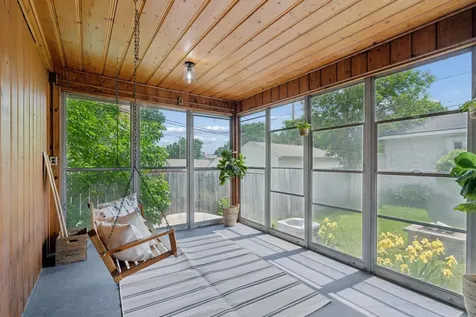 950 Hawthorne Avenue E Saint Paul MN 55106
