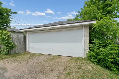 950 Hawthorne Avenue E Saint Paul MN 55106