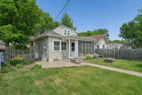 950 Hawthorne Avenue E Saint Paul MN 55106