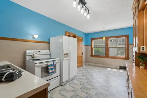 950 Hawthorne Avenue E Saint Paul MN 55106
