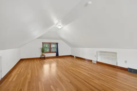 950 Hawthorne Avenue E Saint Paul MN 55106