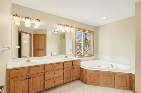 2431 Tevlin Court E Maplewood MN 55119