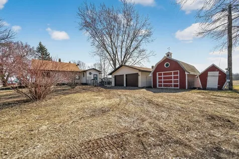 2270 397th Avenue NE Stanchfield MN 55080