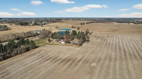 2270 397th Avenue NE Stanchfield MN 55080