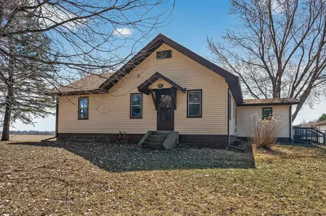 2270 397th Avenue NE Stanchfield MN 55080