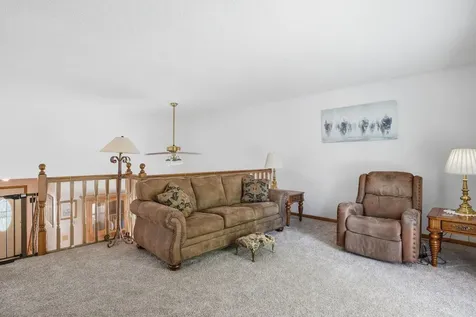 7230 38th Street N Oakdale MN 55128