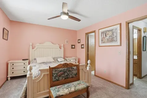 7230 38th Street N Oakdale MN 55128