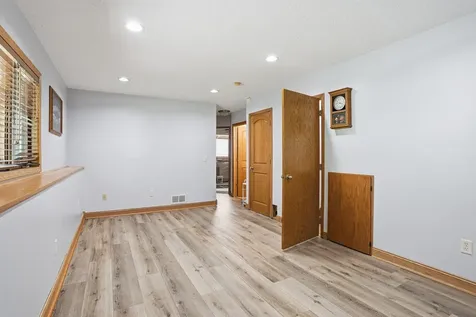 7230 38th Street N Oakdale MN 55128
