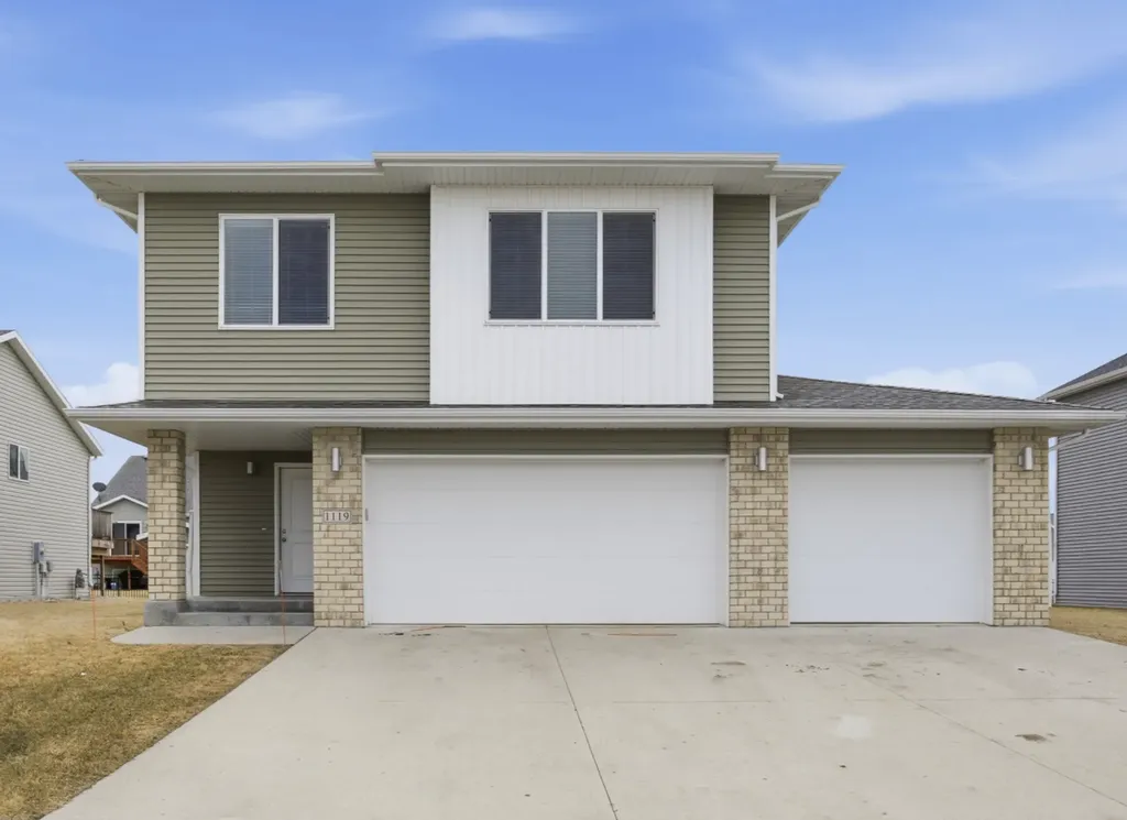 1119 29th Avenue W West Fargo ND 58078