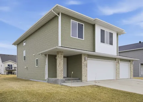 1119 29th Avenue W West Fargo ND 58078