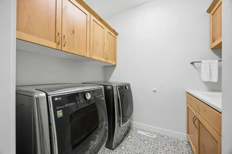 818 Rania Way W West Fargo ND 58078