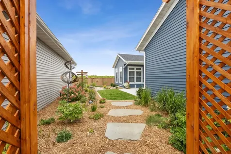 818 Rania Way W West Fargo ND 58078