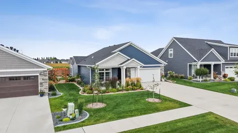818 Rania Way W West Fargo ND 58078