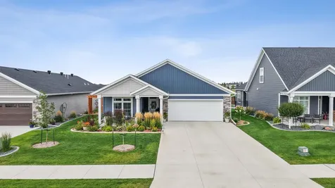818 Rania Way W West Fargo ND 58078