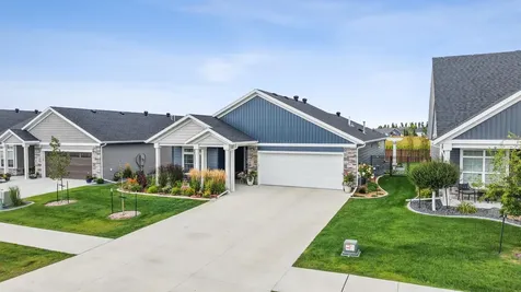 818 Rania Way W West Fargo ND 58078