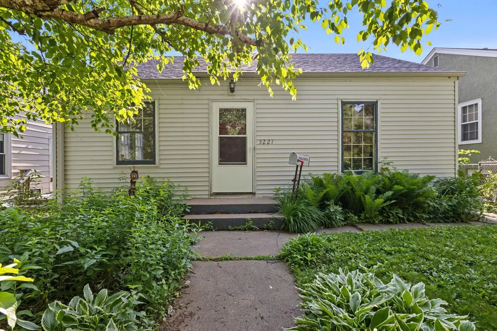 3227 Fillmore Street NE Minneapolis MN 55418