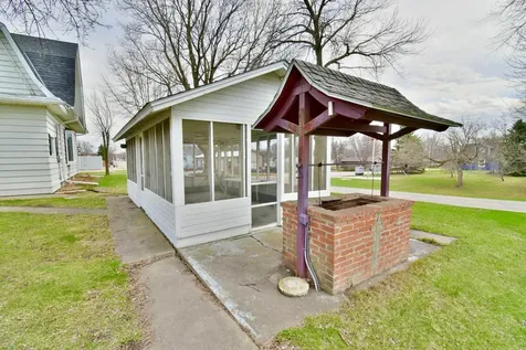 140 1st Avenue N Brownton MN 55312