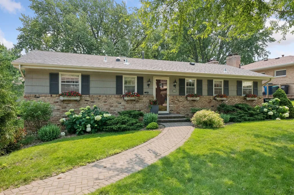 6617 Naomi Drive Edina MN 55439