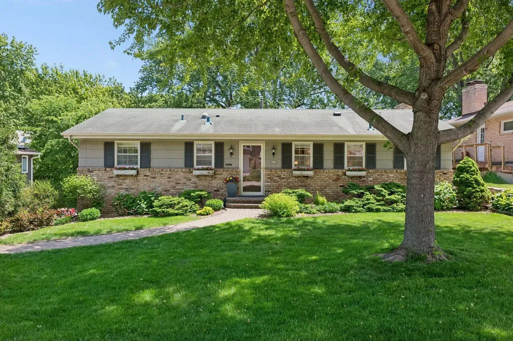 6617 Naomi Drive Edina MN 55439