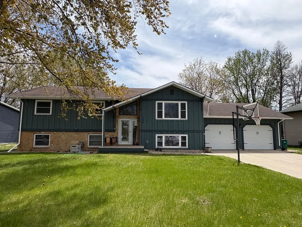 1305 14th Avenue N Wahpeton ND 58075