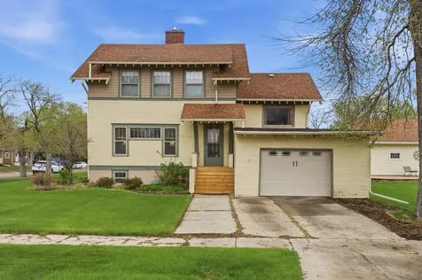 404 2nd Avenue NE Hillsboro ND 58045