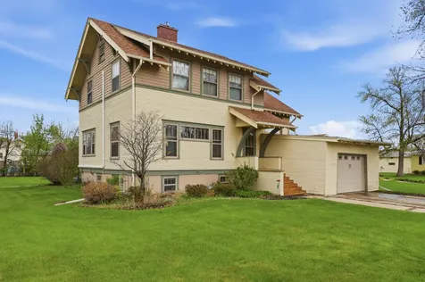 404 2nd Avenue NE Hillsboro ND 58045