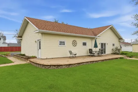404 2nd Avenue NE Hillsboro ND 58045