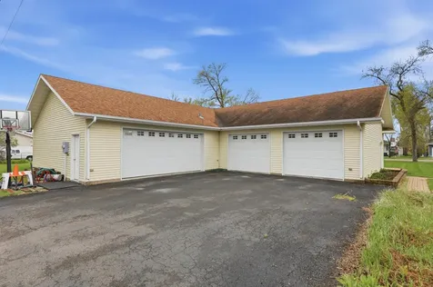 404 2nd Avenue NE Hillsboro ND 58045