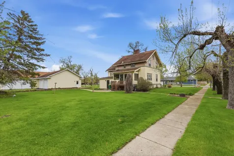 404 2nd Avenue NE Hillsboro ND 58045