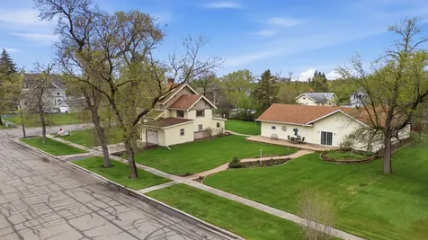 404 2nd Avenue NE Hillsboro ND 58045