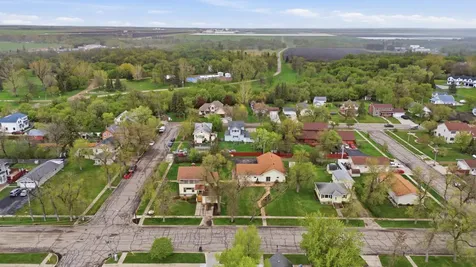 404 2nd Avenue NE Hillsboro ND 58045