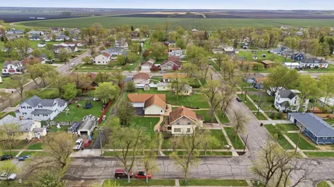 404 2nd Avenue NE Hillsboro ND 58045