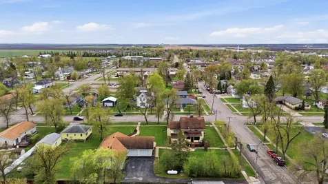 404 2nd Avenue NE Hillsboro ND 58045