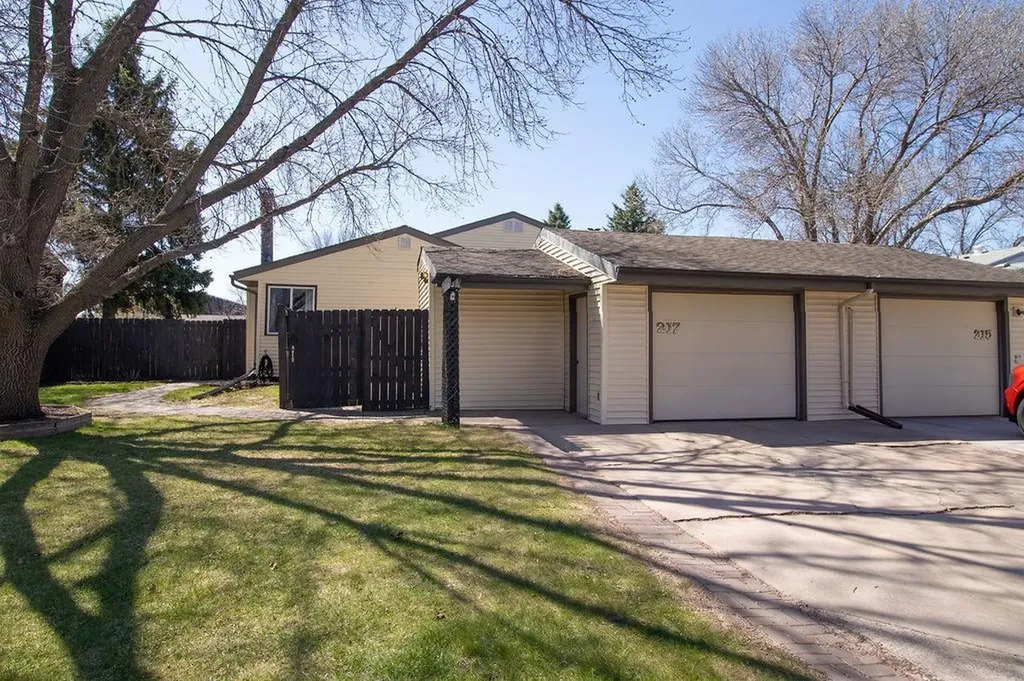 217 12th Avenue E West Fargo ND 58078