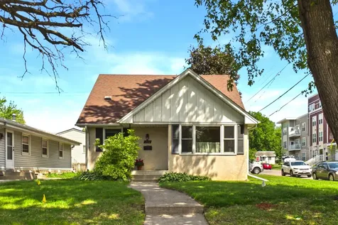 1802 Malvern Street Roseville MN 55113