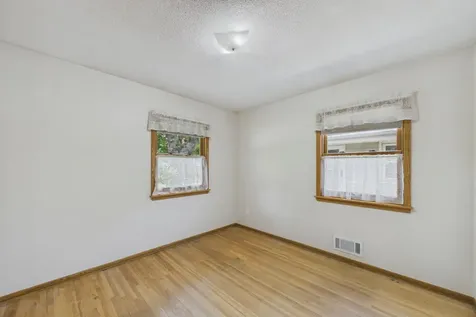 1802 Malvern Street Roseville MN 55113
