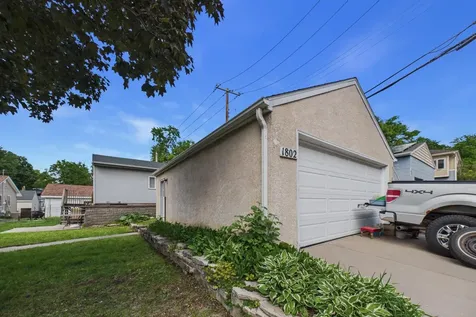 1802 Malvern Street Roseville MN 55113