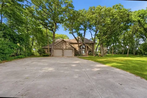 1703 S Le Homme Dieu Drive NE Alexandria MN 56308