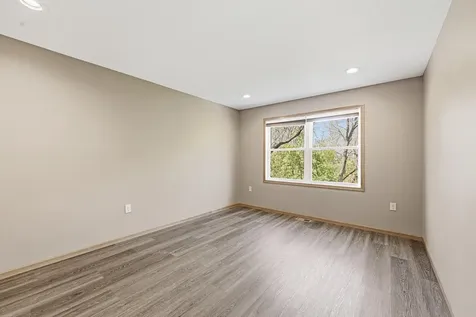 71 B Street Saint Paul MN 55106