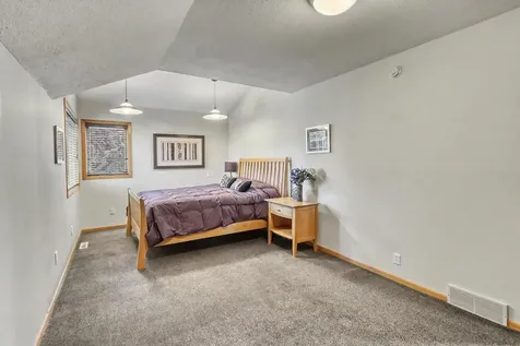 75 Prairiewood Drive S Fargo ND 58103