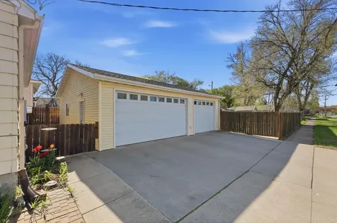1548 2nd Avenue S Fargo ND 58103