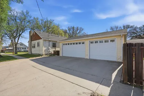 1548 2nd Avenue S Fargo ND 58103
